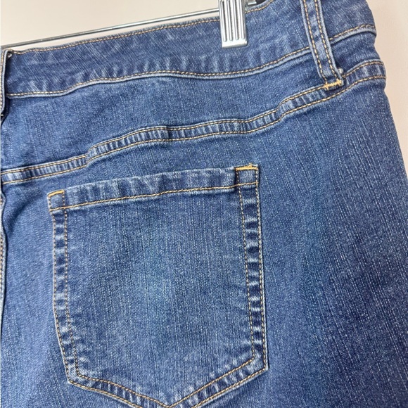 Torrid Mid-Rise Bermuda Shorts Blue - Picture 5 of 9